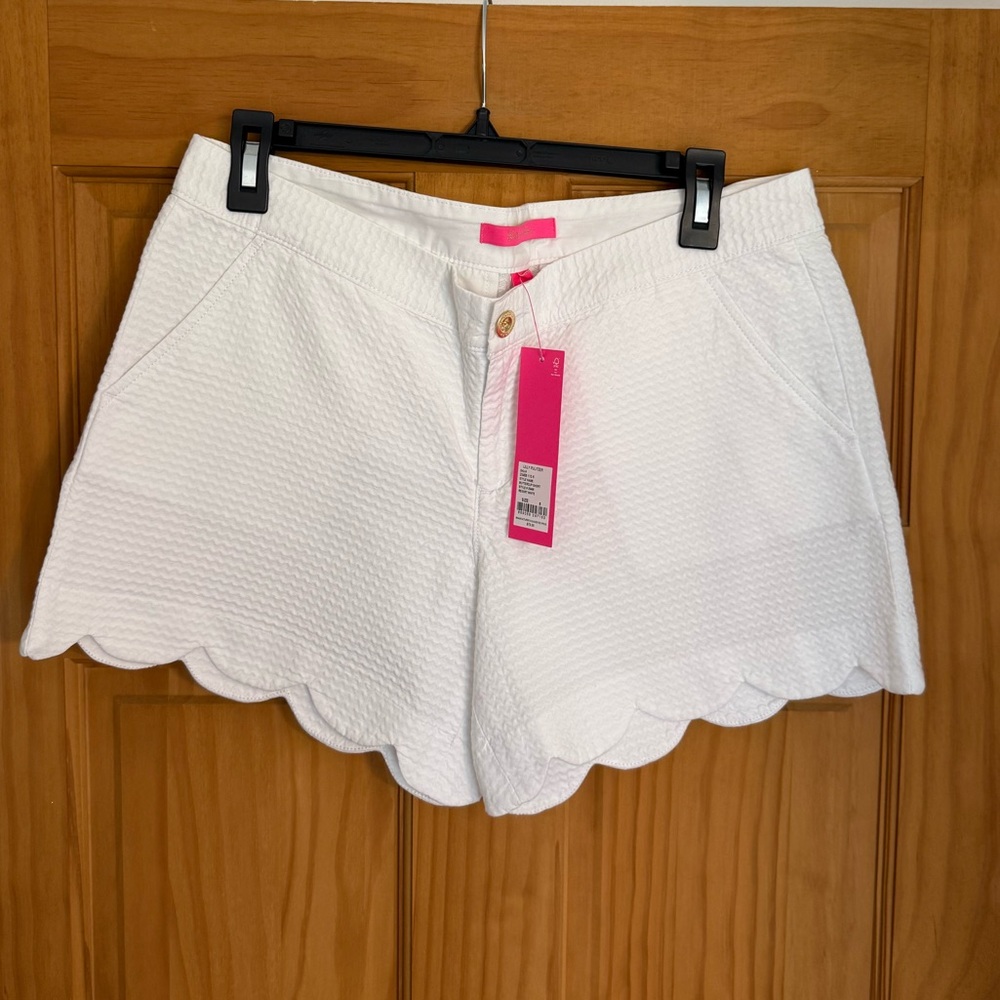 NWT Lilly Pulitzer Scalloped Buttercup resort white Shorts